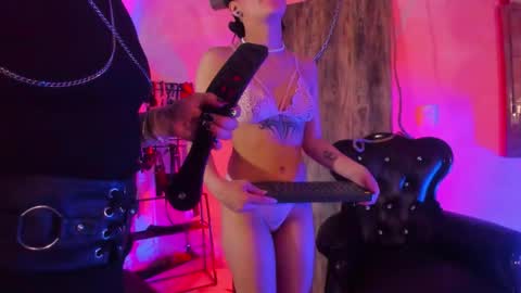 scarlett petyt online show from March 7, 5:59 am