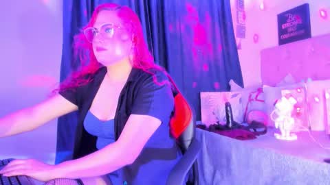 scarlett_reds online show from January 10, 12:18 pm