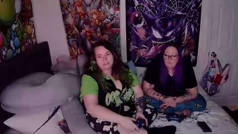 Snapshot of scarlett_rose123 chatting on February 19, 1:45 am Scarlett Rose online show from February 19, 1:45 am