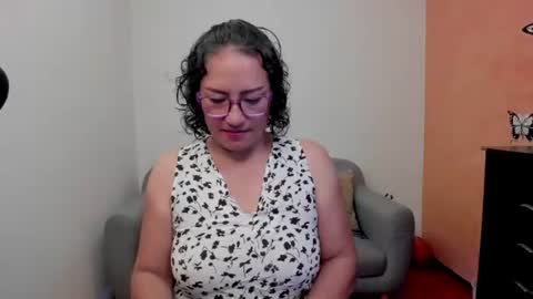 Snapshot of scarlett_sax chatting on June 19, 11:52 pm Scarlett sax online show from June 19, 11:52 pm