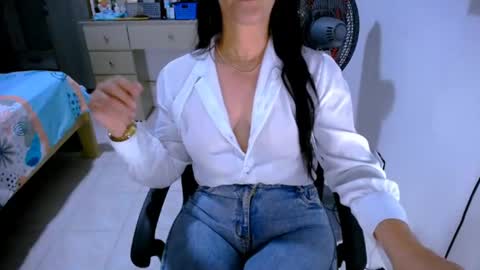 Snapshot of scarlett_sex2 chatting on June 26, 5:28 pm scarlet online show from June 26, 5:28 pm