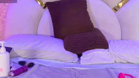 Snapshot of scarlett_sm chatting on October 18, 8:59 am scarlett_sm online show from October 18, 8:59 am