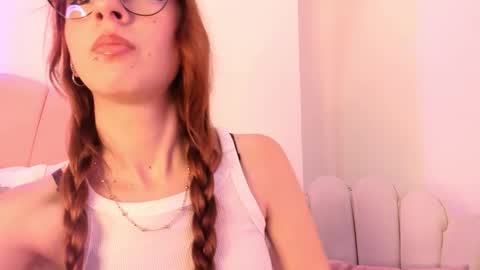 Snapshot of scarlett_smith_3 chatting on October 14, 3:18 am scarlett smith 3 online show from October 14, 3:18 am