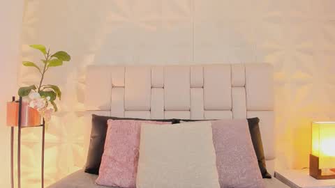     online show from November 25, 11:43 am