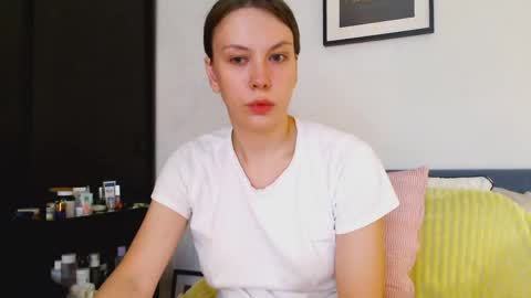 Snapshot of scarlettford chatting on June 2, 11:23 am Scarlett online show from June 2, 11:23 am
