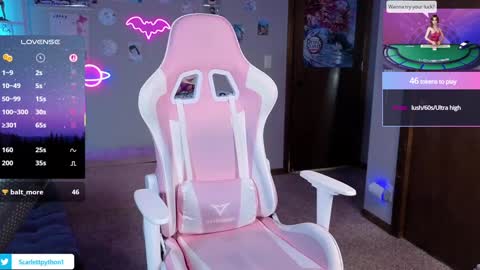 Snapshot of scarlettpython1 chatting on December 17, 12:38 am Scarlett online show from December 17, 12:38 am