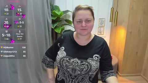 Scarlett online show from December 5, 12:00 pm