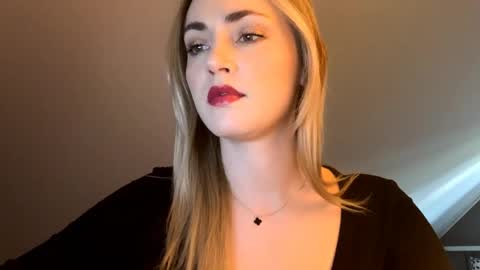 Snapshot of scarlettxblonde chatting on May 5, 6:32 am ScarlettxBlonde online show from May 5, 6:32 am