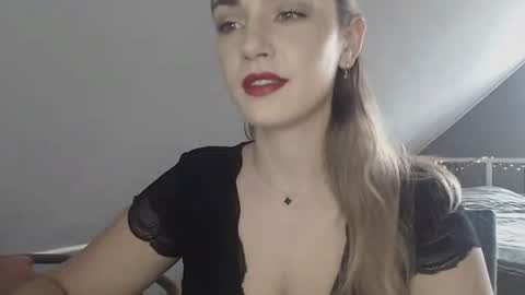 Snapshot of scarlettxblonde chatting on June 1, 6:15 am ScarlettxBlonde online show from June 1, 6:15 am
