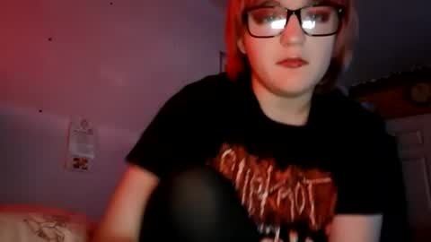 Snapshot of scaryberrie chatting on July 30, 5:17 am berrie online show from July 30, 5:17 am