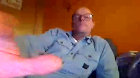 Snapshot of schmuhbaer1 chatting on October 13, 3:01 pm schmuhbaer1 online show from October 13, 3:01 pm