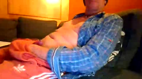 schmuhbaer1 online show from December 3, 2:19 am