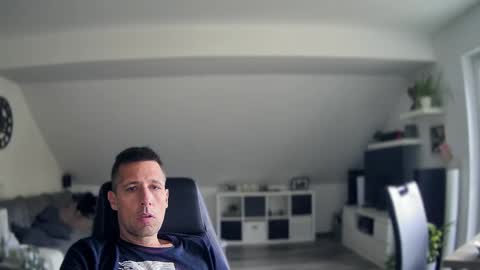 Snapshot of schnuckigeil chatting on October 8, 7:39 am Dildomen online show from October 8, 7:39 am