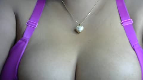 mai latina online show from January 1, 11:40 pm