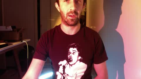 Snapshot of schwanzundbooty chatting on December 9, 5:18 am Hans Hammer online show from December 9, 5:18 am