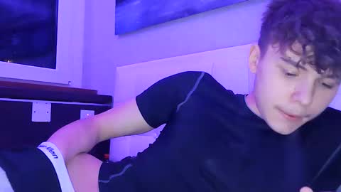 Snapshot of schwarzsommer chatting on November 17, 2:50 am M18 online show from November 17, 2:50 am