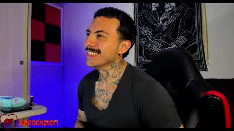 Alejandro help me to reach 200 thumps up online show from November 10, 8:02 am