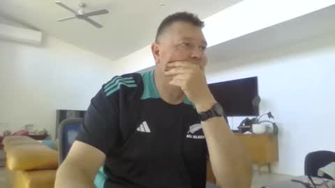 Scoobs online show from February 1, 1:48 am