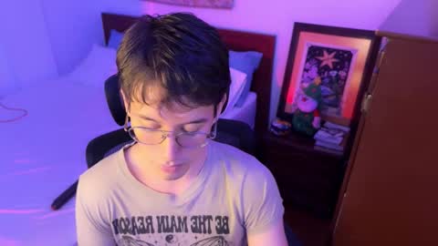 Snapshot of scoobysnack_ chatting on January 13, 2:28 am ScoobySnack online show from January 13, 2:28 am