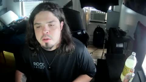 Snapshot of scoobysnaxxxxx chatting on October 17, 3:25 pm scoobysnaxxxxx online show from October 17, 3:25 pm