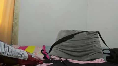Snapshot of scook_gray chatting on May 31, 6:04 pm scook_gray online show from May 31, 6:04 pm
