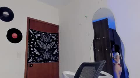 Goddess online show from December 3, 6:06 pm