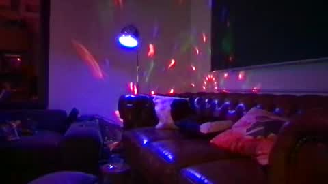 Snapshot of scotibeech chatting on November 19, 2:17 pm scotibeech online show from November 19, 2:17 pm