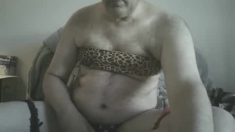 Snapshot of scottforfuhn chatting on January 2, 4:02 pm scottforfuhn online show from January 2, 4:02 pm