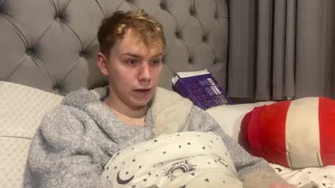 Snapshot of scottish_twink01 chatting on December 29, 1:24 am danny online show from December 29, 1:24 am