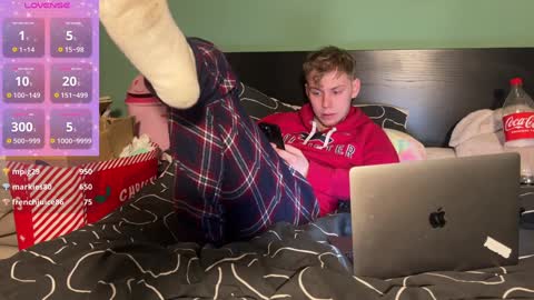 Snapshot of scottish_twink01 chatting on January 8, 1:11 am danny online show from January 8, 1:11 am