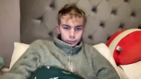 Snapshot of scottish_twink01 chatting on February 6, 11:26 pm danny online show from February 6, 11:26 pm