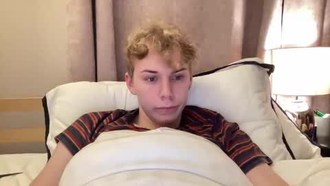 Snapshot of scottish_twink01 chatting on September 10, 10:43 pm danny online show from September 10, 10:43 pm