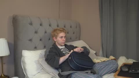 Snapshot of scottish_twink01 chatting on February 26, 1:04 am danny online show from February 26, 1:04 am