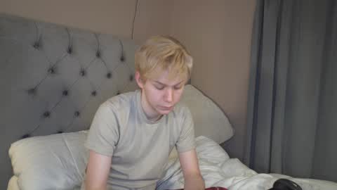 Snapshot of scottish_twink01 chatting on March 3, 12:06 am danny online show from March 3, 12:06 am