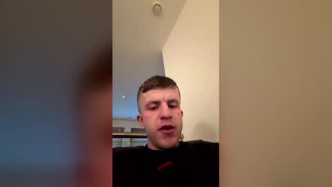 Snapshot of scottishguy220110 chatting on February 7, 4:33 pm scottishguy220110 online show from February 7, 4:33 pm