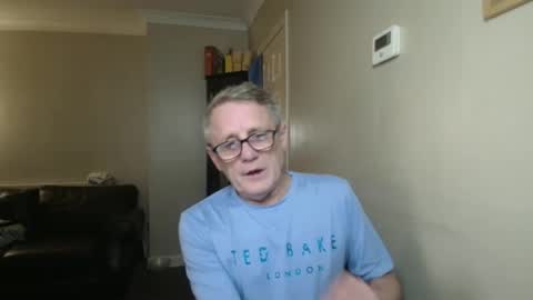 James online show from November 1, 9:50 pm