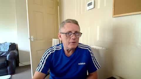 Snapshot of scottsman214 chatting on July 18, 4:11 pm James online show from July 18, 4:11 pm