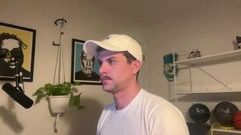 Snapshot of scottybeam chatting on February 22, 2:50 am Scotty online show from February 22, 2:50 am