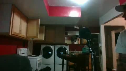 screwnutandbolte online show from December 16, 3:55 am