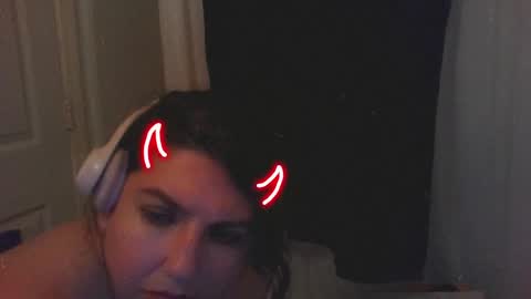Snapshot of scumbagsmith chatting on October 13, 6:52 pm Danni online show from October 13, 6:52 pm