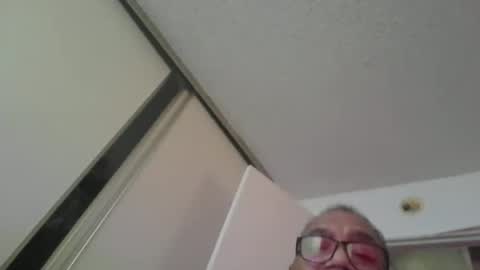 Snapshot of sdblkmale2131 chatting on September 19, 2:18 pm sdblkmale2131 online show from September 19, 2:18 pm