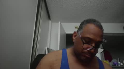 Snapshot of sdblkmale2131 chatting on September 21, 1:13 pm sdblkmale2131 online show from September 21, 1:13 pm