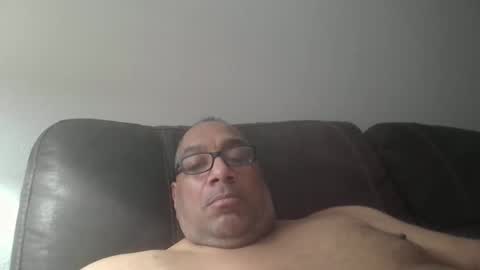 Snapshot of sdblkmale2131 chatting on November 12, 11:10 am sdblkmale2131 online show from November 12, 11:10 am