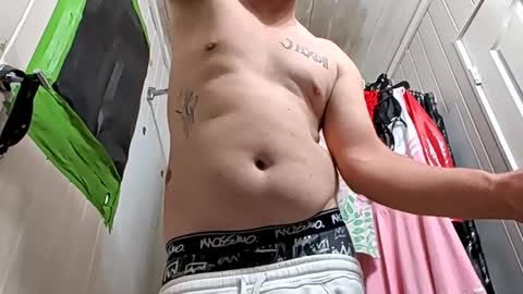 Snapshot of sdraftt45 chatting on February 5, 5:45 am Arin online show from February 5, 5:45 am