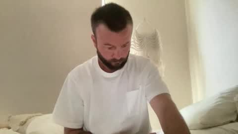 Snapshot of sean19111 chatting on February 23, 1:47 am sean19111 online show from February 23, 1:47 am