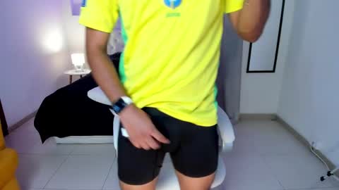 Snapshot of seanstonee chatting on April 29, 6:58 pm Sean online show from April 29, 6:58 pm