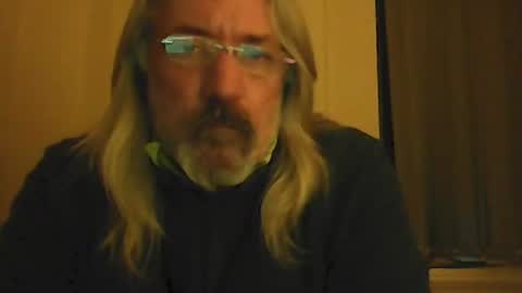 Snapshot of seantheflyer chatting on December 4, 12:08 am seantheflyer online show from December 4, 12:08 am