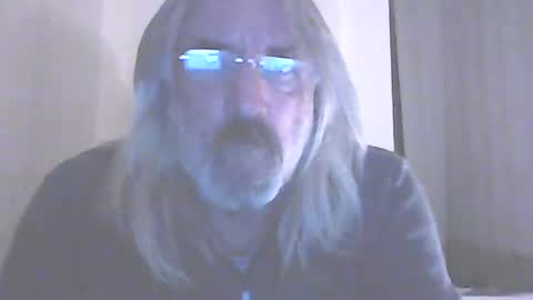 Snapshot of seantheflyer chatting on December 15, 1:46 am seantheflyer online show from December 15, 1:46 am