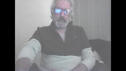 Snapshot of seantheflyer chatting on October 4, 9:57 pm seantheflyer online show from October 4, 9:57 pm