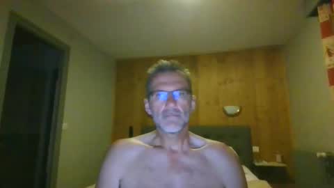 Snapshot of seb846894 chatting on June 8, 10:21 pm seb846894 online show from June 8, 10:21 pm